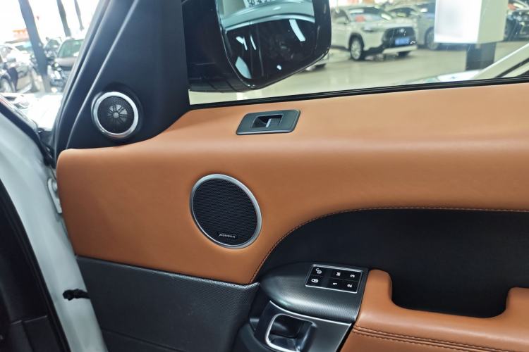 Used Land Rover Range Sport 2015 3.0 SC V6 HSE DYNAMIC Interior 7