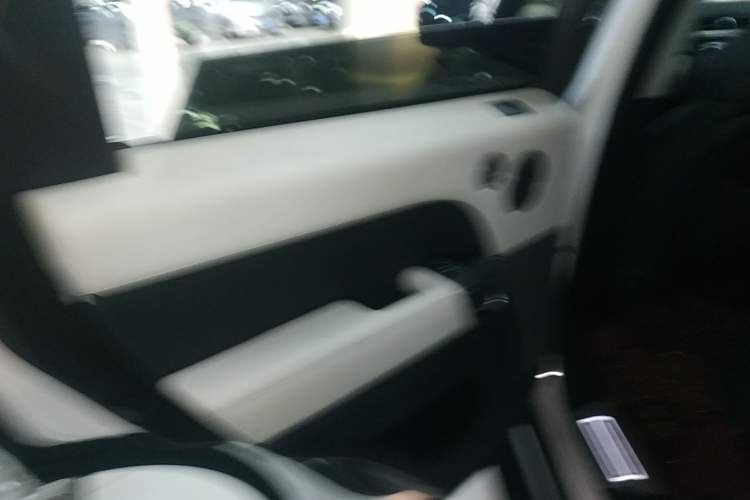 Used Land Rover Range Sport 2015 3.0 SC V6 HSE DYNAMIC Interior 8