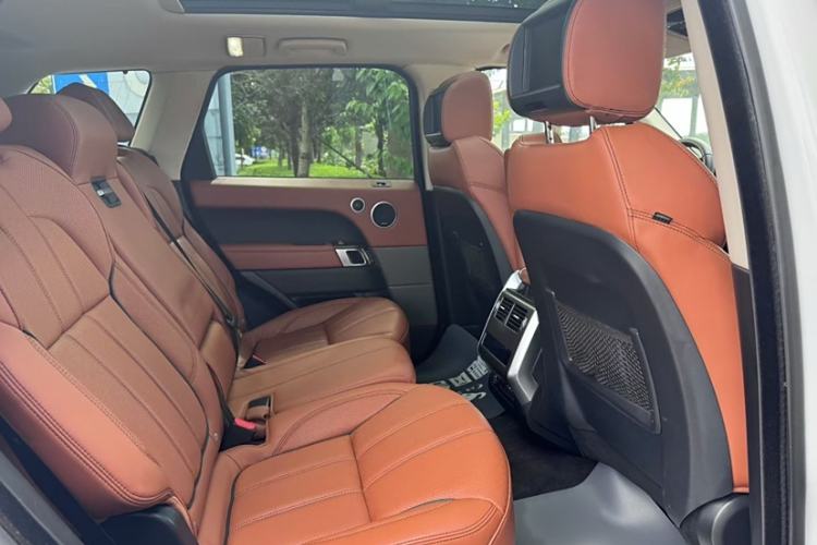 Used Land Rover Range Sport 2015 3.0 SC V6 HSE DYNAMIC Interior 9