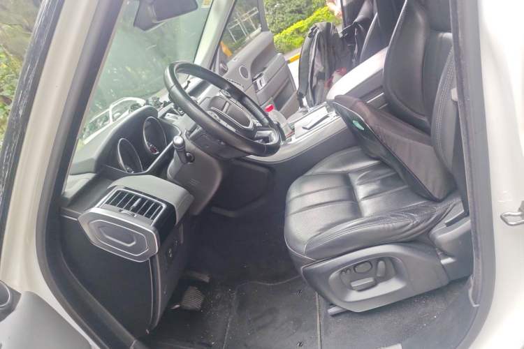 Used Land Rover Range Sport 2015 3.0 SDV6 HSE Left Front Seat