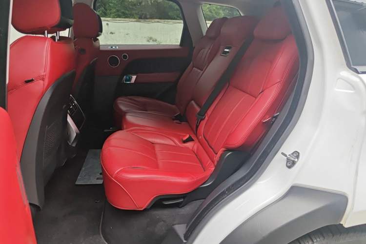 Used Land Rover Range Sport 2015 3.0 SC V6 HSE DYNAMIC Left Rear Seat