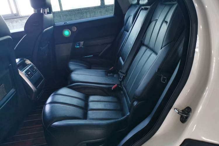 Used Land Rover Range Sport 2015 3.0 SC V6 HSE DYNAMIC Left Rear Seat