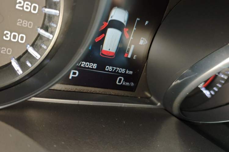 Used Land Rover Range Sport 2015 3.0 SC V6 HSE Odometer Close Up