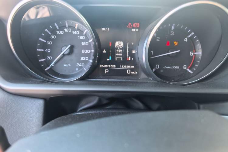 Used Land Rover Range Sport  Odometer Close Up