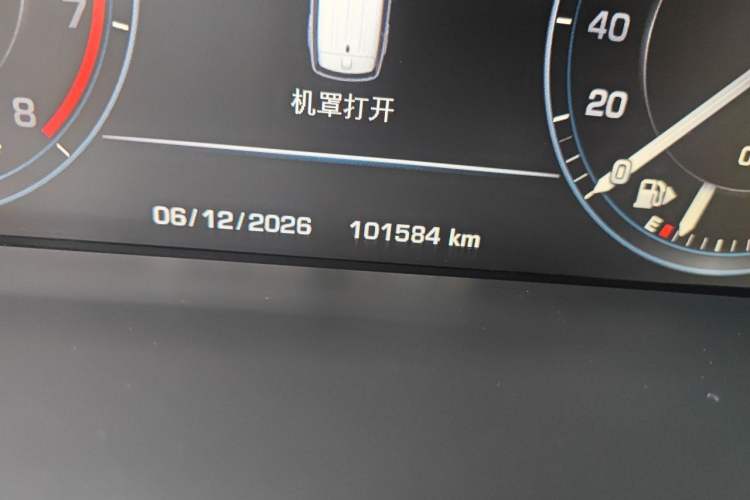Used Land Rover Range Sport 2015 3.0 SC V6 HSE DYNAMIC Odometer Close Up
