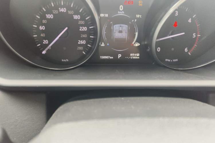 Used Land Rover Range Sport 2015 3.0 SDV6 HSE Odometer Close Up