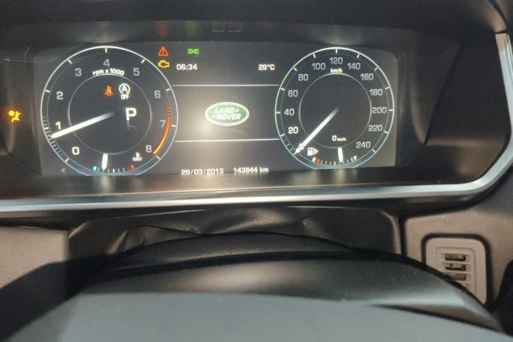 Used Land Rover Range Sport 2015 3.0 SC V6 HSE Odometer Close Up