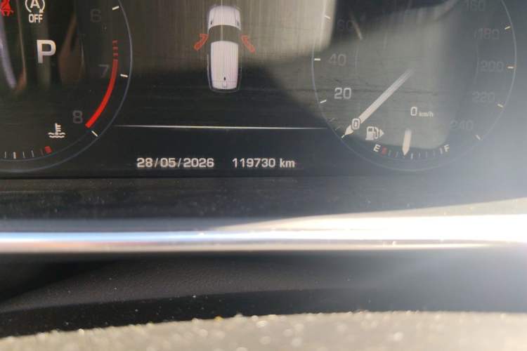 Used Land Rover Range Sport 2015 3.0 SC V6 HSE DYNAMIC Odometer Close Up