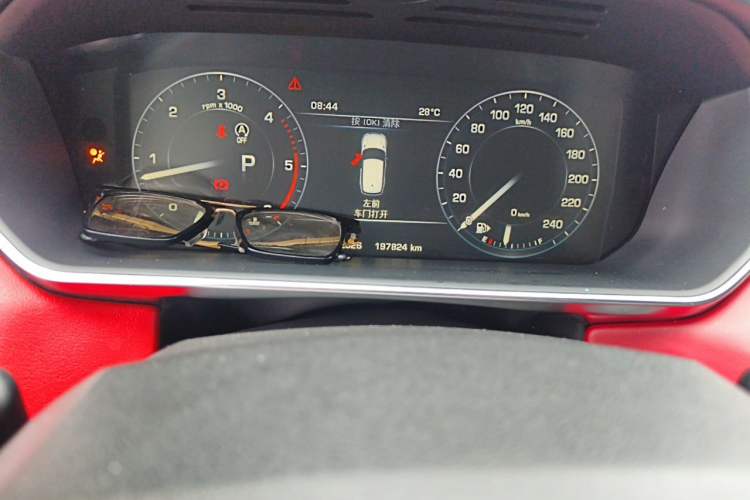 Used Land Rover Range Sport 2015 3.0 SDV6 HSE Odometer Close Up