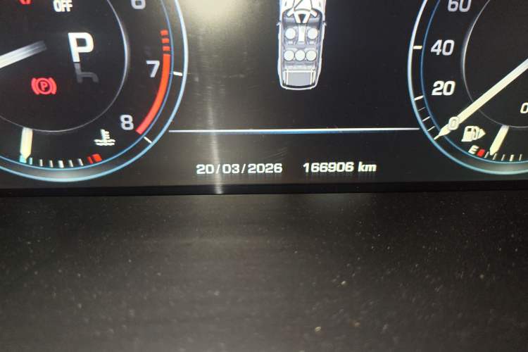 Used Land Rover Range Sport 2015 3.0 SC V6 HSE DYNAMIC Odometer Close Up