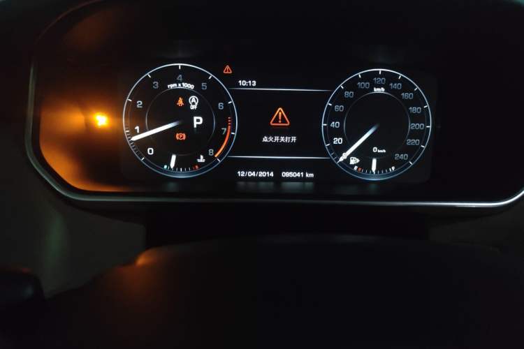 Used Land Rover Range Sport 2015 3.0 SC V6 HSE Odometer Close Up