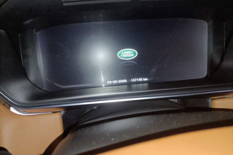 Used Land Rover Range Sport 2015 3.0 SC V6 HSE Odometer Close Up
