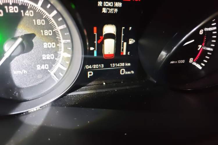 Used Land Rover Range Sport  Odometer Close Up