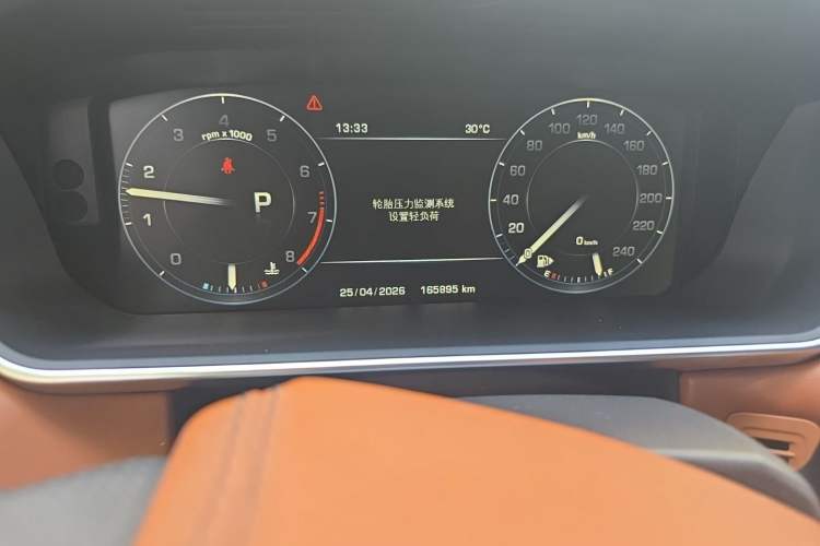 Used Land Rover Range Sport 2015 3.0 SC V6 HSE DYNAMIC Odometer Close Up