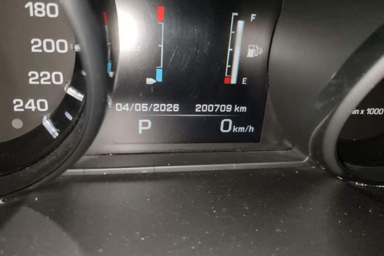 Used Land Rover Range Sport 2015 3.0 SDV6 HSE Odometer Close Up