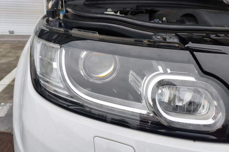 Used Land Rover Range Sport 2015 3.0 SC V6 HSE Right Front Headlight