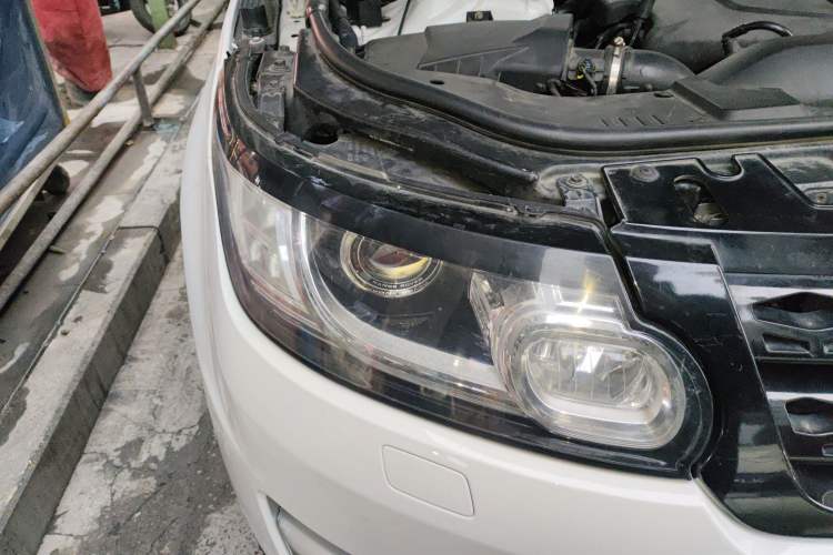 Used Land Rover Range Sport 2015 3.0 SDV6 HSE Right Front Headlight
