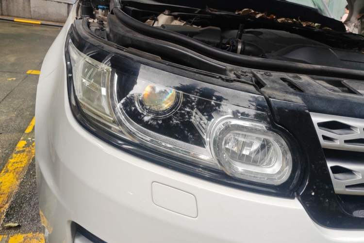 Used Land Rover Range Sport 2015 3.0 SDV6 HSE Right Front Headlight