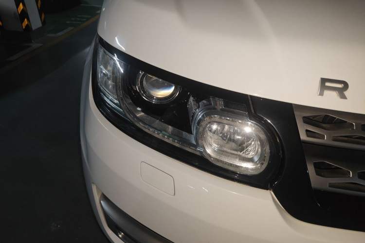 Used Land Rover Range Sport 2015 3.0 SC V6 HSE Right Front Headlight