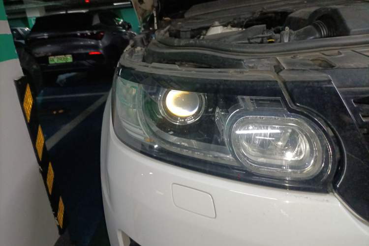 Used Land Rover Range Sport 2015 3.0 SC V6 HSE Right Front Headlight