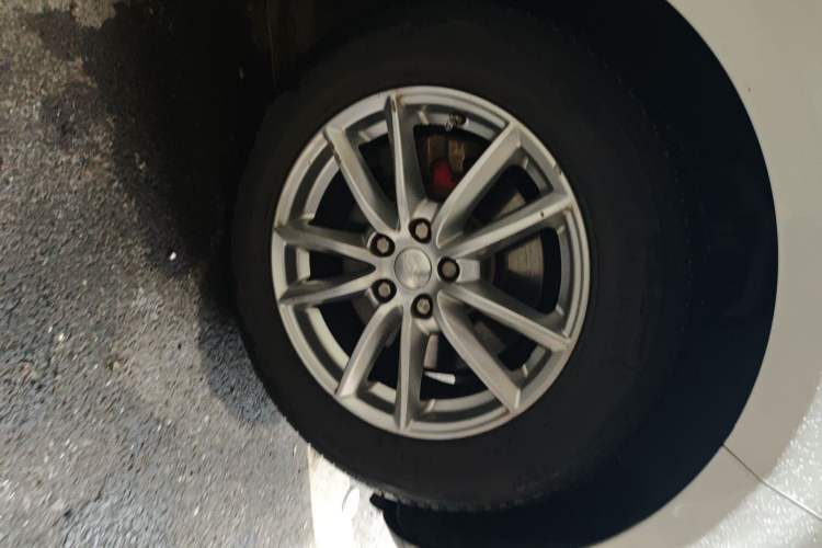 Used Land Rover Range Sport 2015 3.0 SDV6 HSE Right Front Wheel Hub