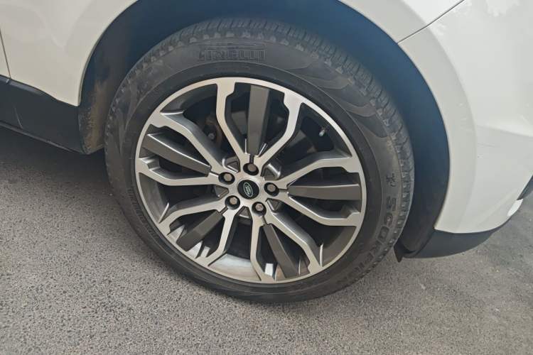 Used Land Rover Range Sport  Right Front Wheel Hub