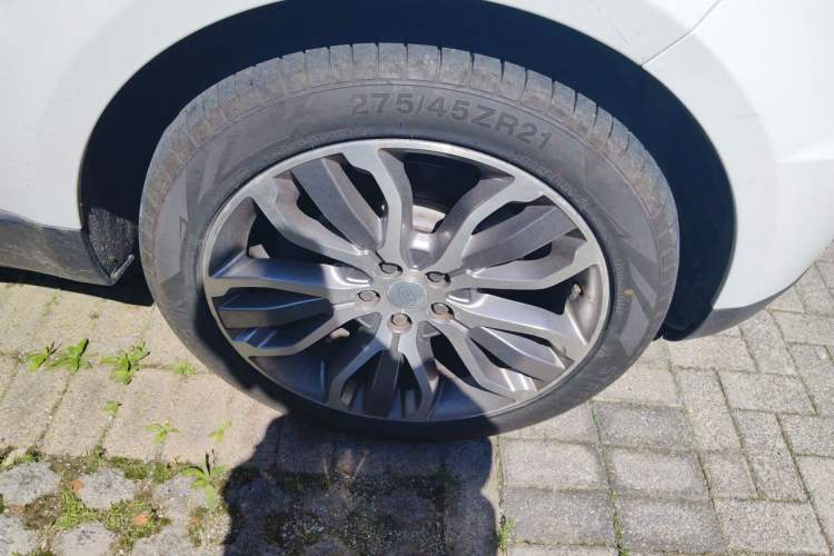 Used Land Rover Range Sport 2015 3.0 SC V6 HSE DYNAMIC Right Front Wheel Hub