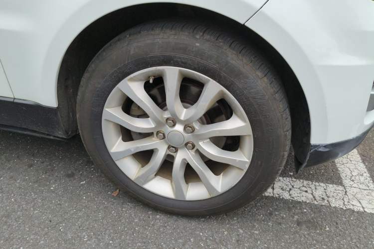 Used Land Rover Range Sport 2015 3.0 SC V6 HSE Right Front Wheel Hub