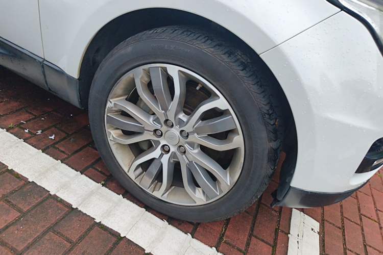 Used Land Rover Range Sport 2015 3.0 SDV6 HSE Right Front Wheel Hub