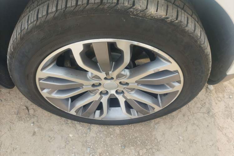 Used Land Rover Range Sport 2015 3.0 SC V6 HSE DYNAMIC Right Front Wheel Hub