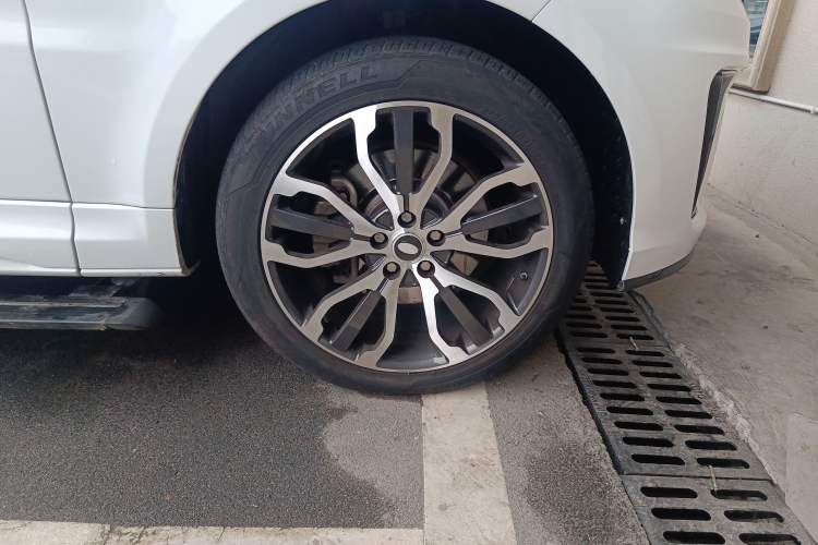 Used Land Rover Range Sport 2015 3.0 SC V6 HSE Right Front Wheel Hub