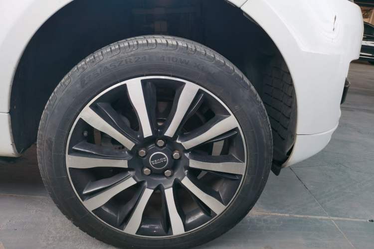 Used Land Rover Range Sport 2015 3.0 SC V6 HSE DYNAMIC Right Front Wheel Hub