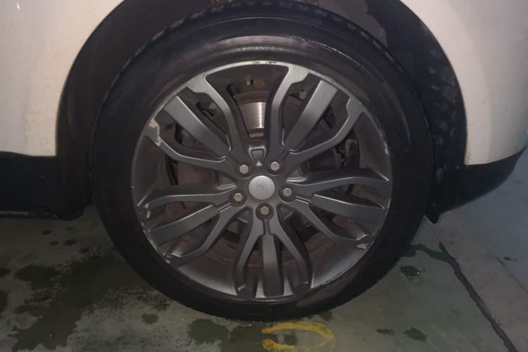 Used Land Rover Range Sport 2015 3.0 SC V6 HSE DYNAMIC Right Front Wheel Hub