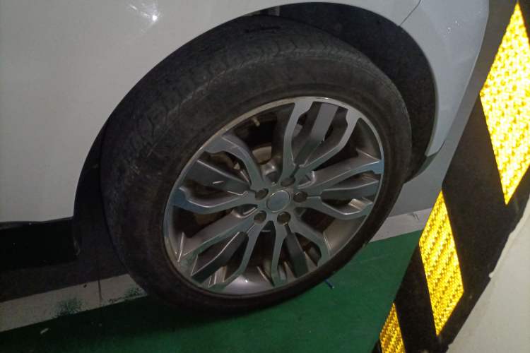 Used Land Rover Range Sport 2015 3.0 SC V6 HSE Right Front Wheel Hub