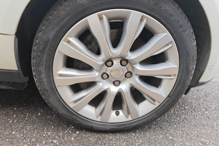 Used Land Rover Range Sport  Right Front Wheel Hub