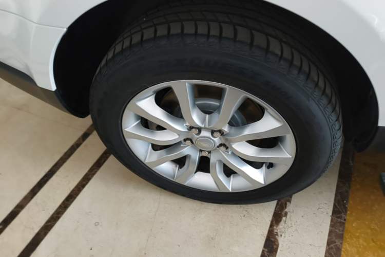 Used Land Rover Range Sport 2015 3.0 SDV6 HSE Right Rear Wheel Hub