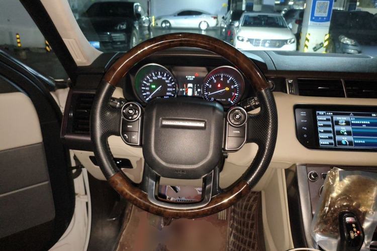 Used Land Rover Range Sport 2015 3.0 SDV6 HSE Steering Wheel