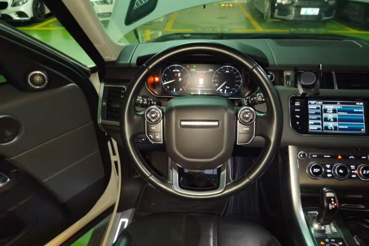 Used Land Rover Range Sport 2015 3.0 SC V6 HSE DYNAMIC Steering Wheel