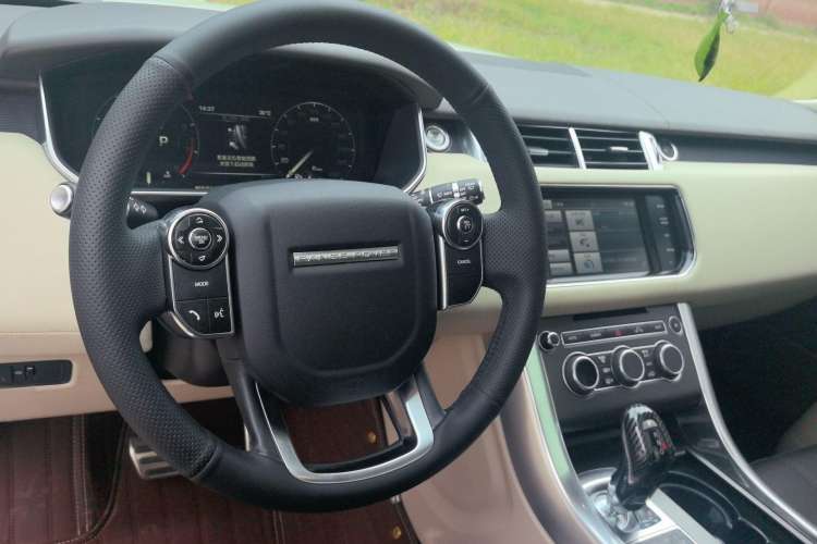 Used Land Rover Range Sport 2015 3.0 SC V6 HSE DYNAMIC Steering Wheel