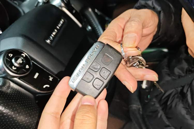 Used Land Rover Range Sport 2015 3.0 SDV6 HSE Vehicle Key