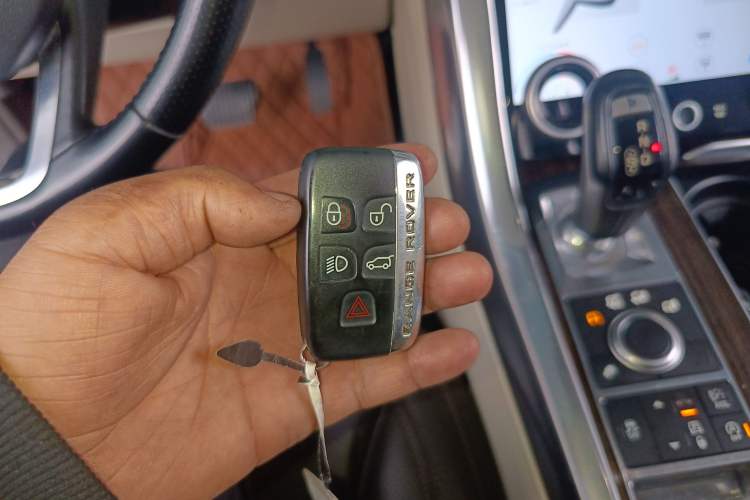 Used Land Rover Range Sport 2015 3.0 SC V6 HSE Vehicle Key