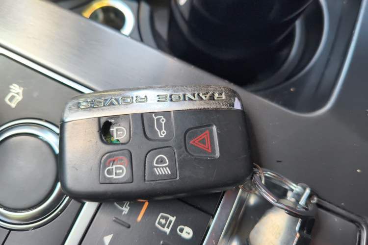 Used Land Rover Range Sport 2015 3.0 SDV6 HSE Vehicle Key