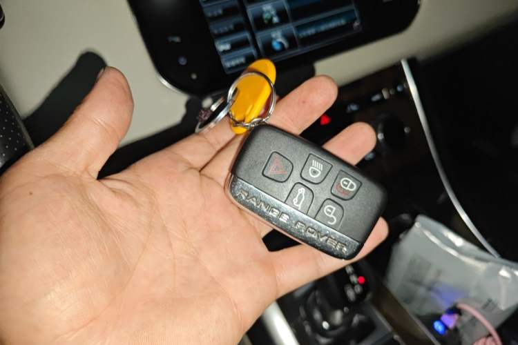 Used Land Rover Range Sport 2015 3.0 SC V6 HSE Vehicle Key