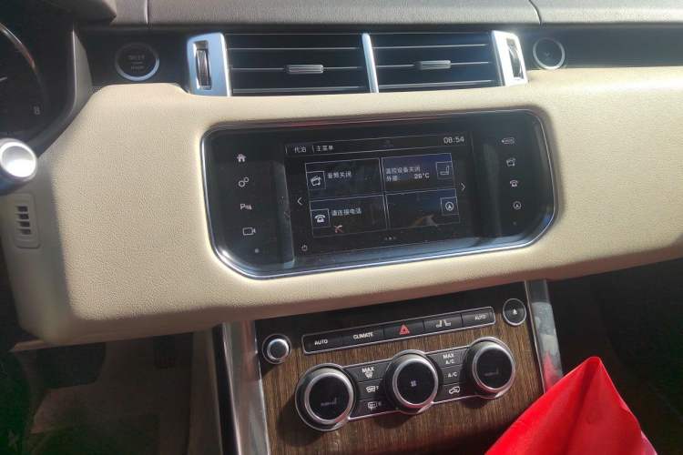 Used Land Rover Range Sport 2016 3.0 SC V6 HSE Audio And AC Panel