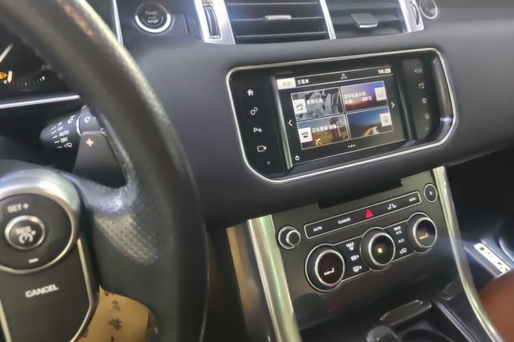 Used Land Rover Range Sport 2016 3.0 SC V6 HSE DYNAMIC Audio And AC Panel