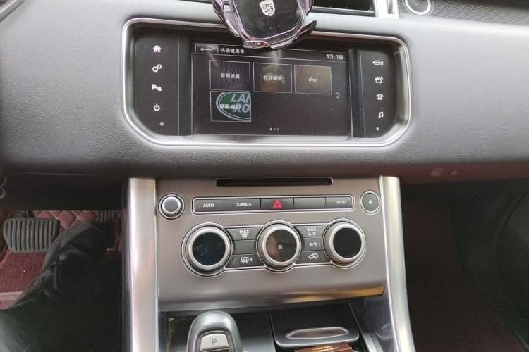 Used Land Rover Range Sport 2016 3.0 V6 Low-Power Version U.S. Specification Audio And AC Panel