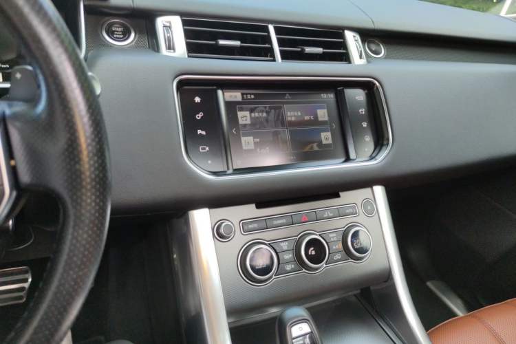 Used Land Rover Range Sport 2016 3.0 SC V6 HSE DYNAMIC Audio And AC Panel