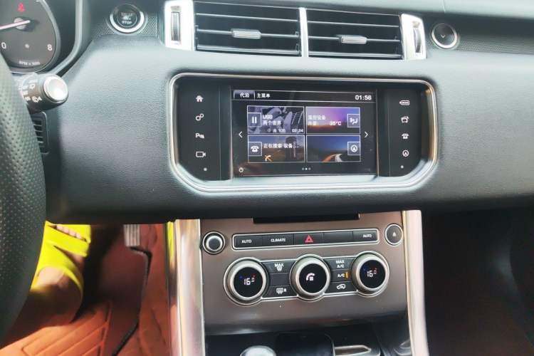 Used Land Rover Range Sport 2016 3.0 SC V6 SE Audio And AC Panel