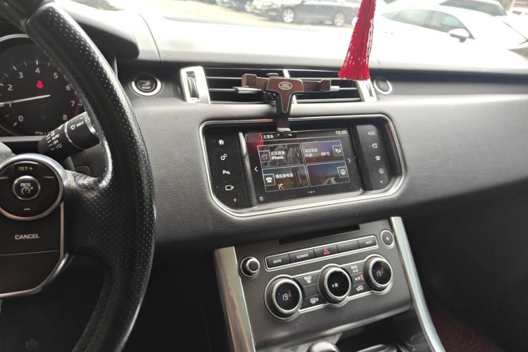 Used Land Rover Range Sport 2016 3.0 SC V6 SE Audio And AC Panel