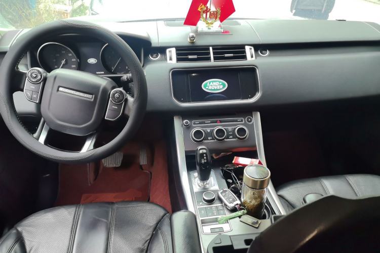 Used Land Rover Range Sport 2016 3.0 SC V6 SE Center Console